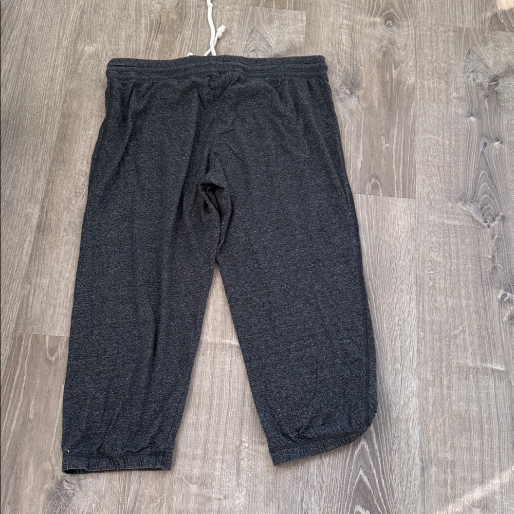 Chicago Bears NFL Team Apparel Gray Capri Joggers - Picture 3 of 3
